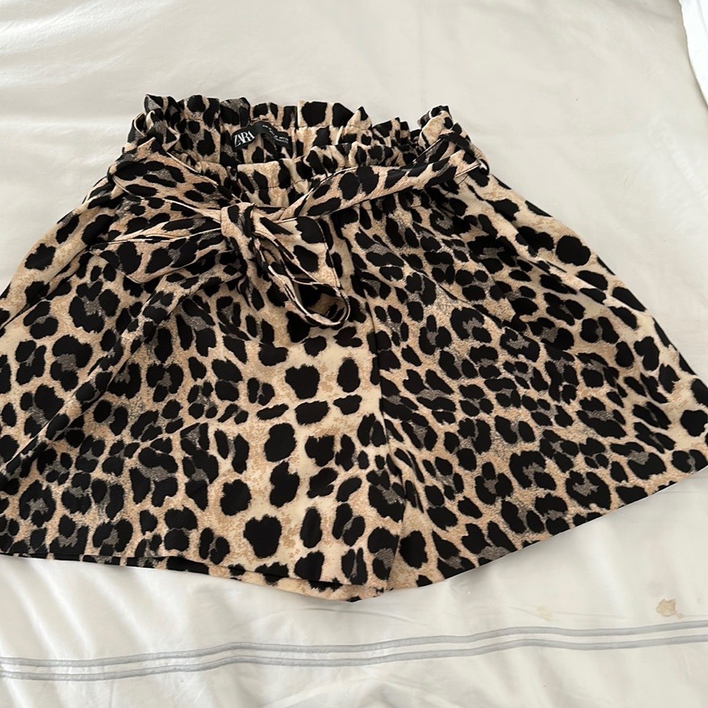 X  Zara cheetah shorts M